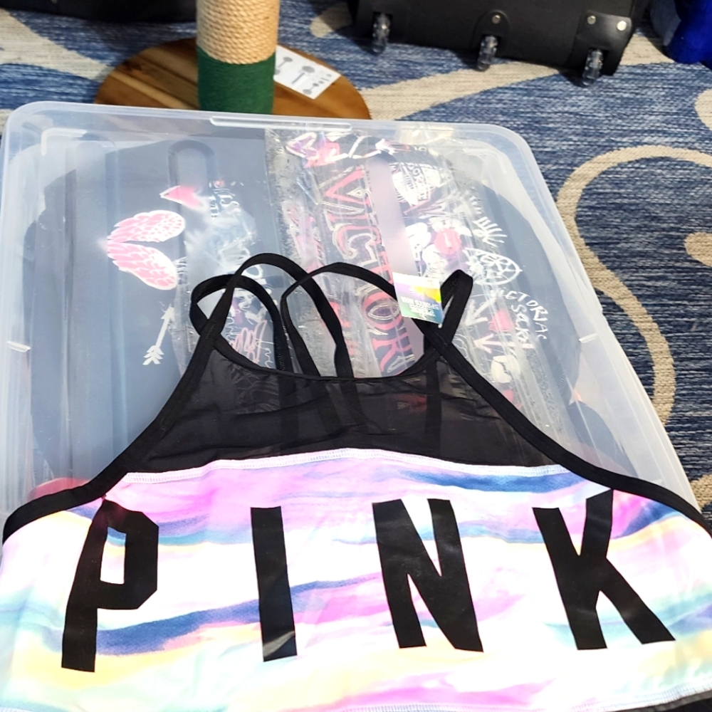 Sports bra